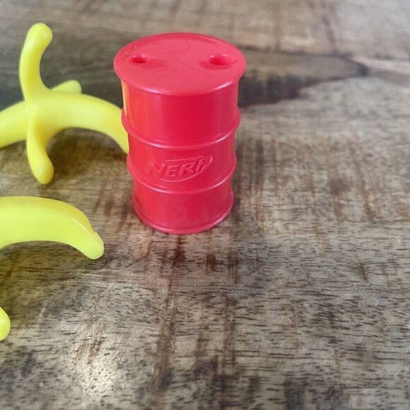 Nerf NItro Blasters Obstacles Bananas Red Barrels Lot Of 6 1.5” - Picture 3 of 7